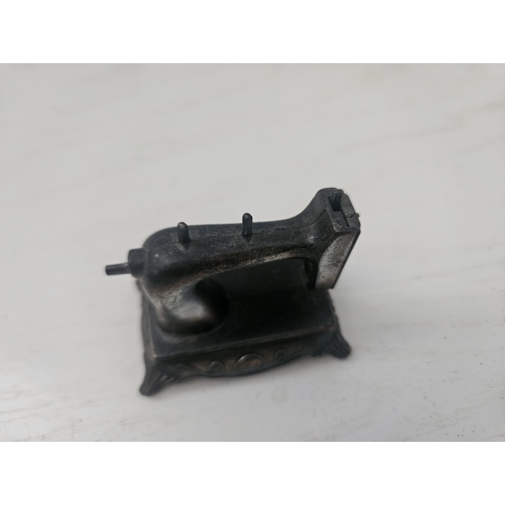Vintage Durham Industries Metal Miniature Mini Sewing Machine Dollhoouse - Picture 2 of 6